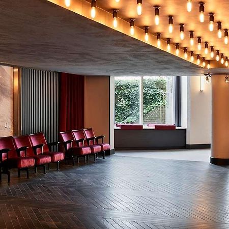 Radisson Red Hotel London Heathrow Interior foto