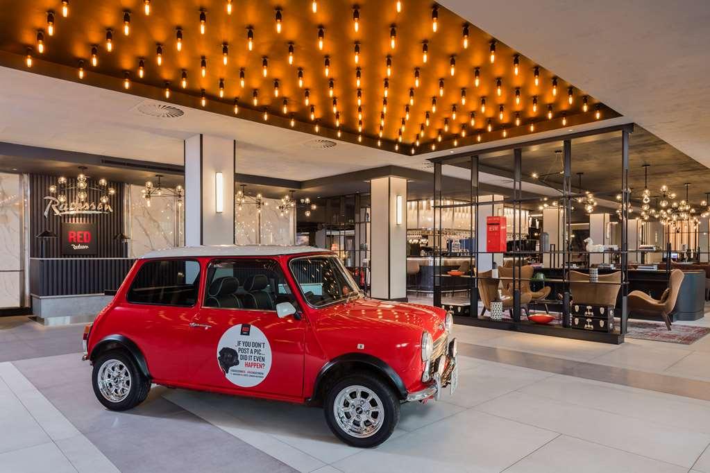 Radisson Red Hotel London Heathrow Interior foto