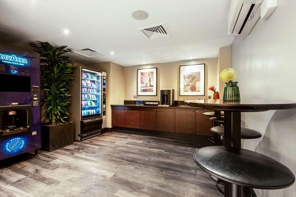 Radisson Red Hotel London Heathrow Facilități foto